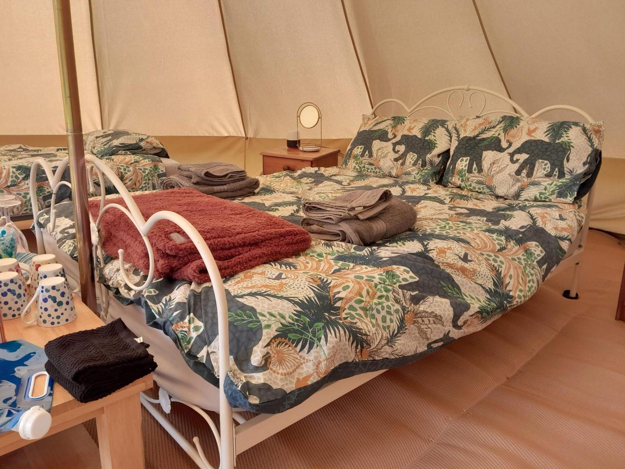 Cornish Skies Glamping Pool Exterior foto